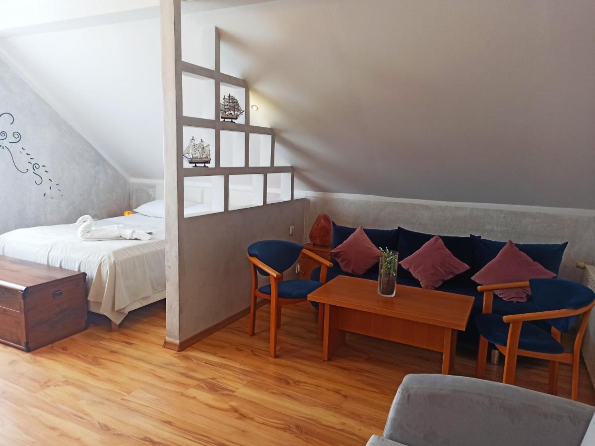 Al Mare-Villa Z Klimatyzacja อุสตรอเนียมอร์สเกีย ภายนอก รูปภาพ